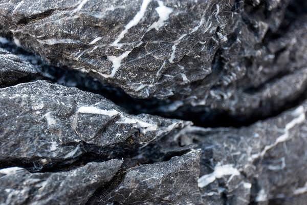 stones-black-mountain-seiryu-stone-17386843073_grande