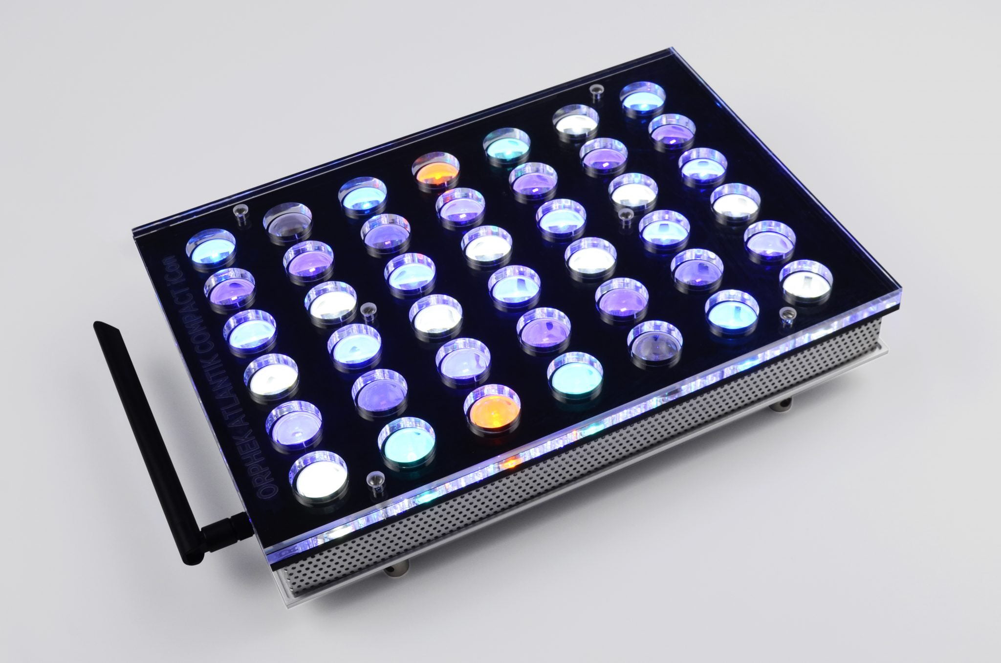 Orphek-Atlantik-iCon-Compact-Best-LED-light-for-coral-growth-and-color-pop-2048x1356